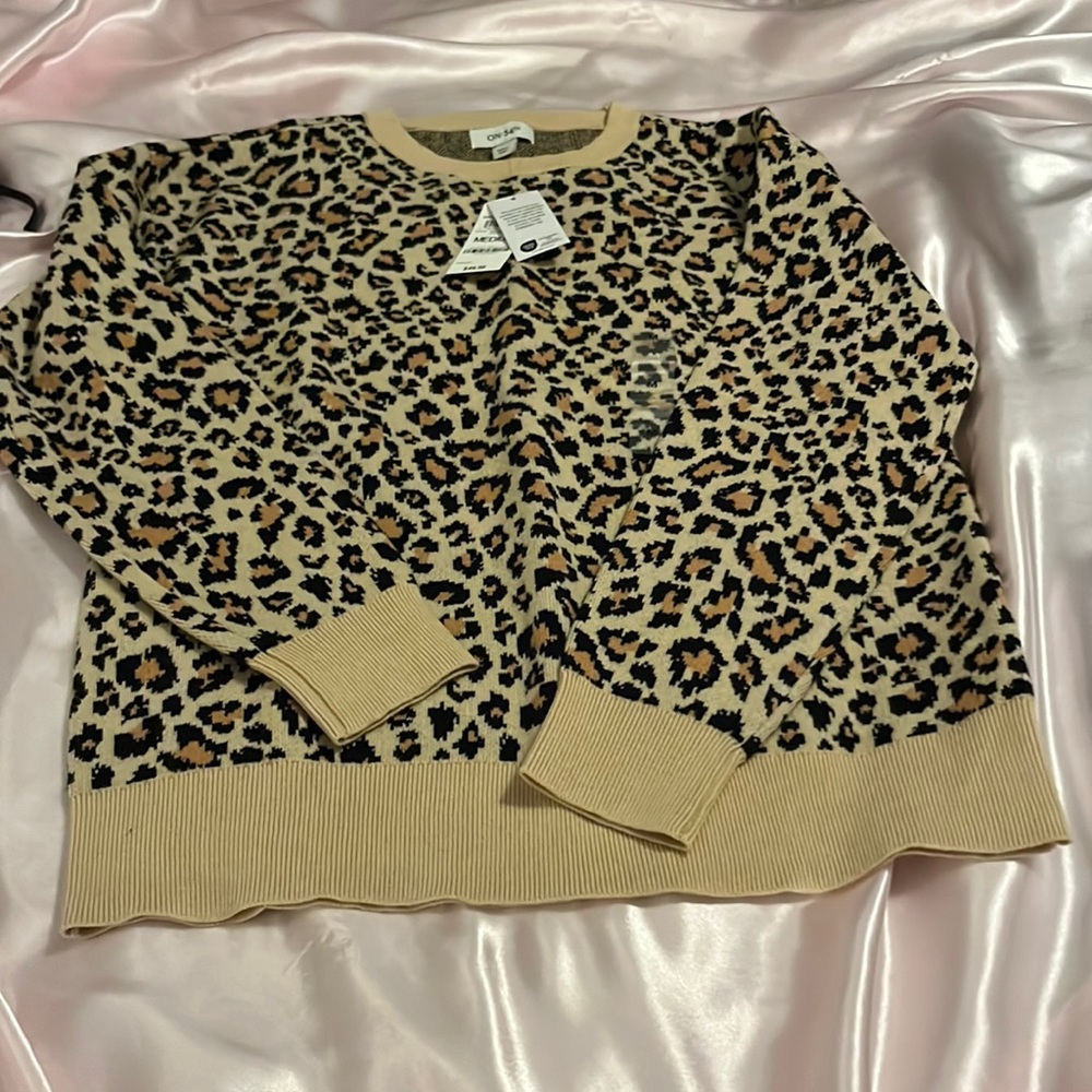 Ladies cheetah sweater sz M NWT